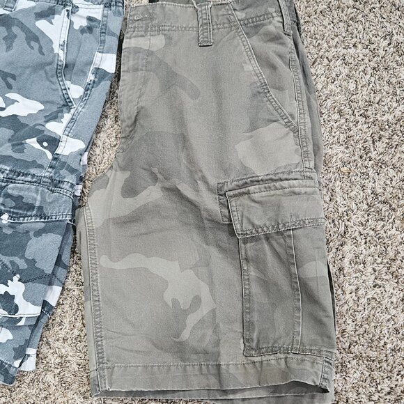 Men's Camo Cargo Utility Shorts - 34 waist - Picture 2 of 11